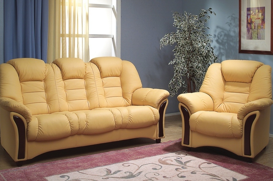 <span style="font-weight: bold;">ПЕРЕТЯЖКА МЯГКОЙ МЕБЕЛИ </span>